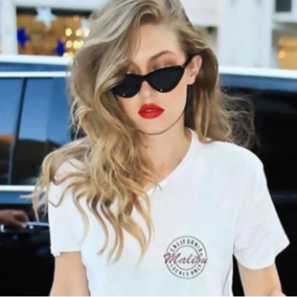 Matte Black Cat Eye Sunglasses 🆕 . Top quality. Looks great on all face shapes. - Picture 3 of 5